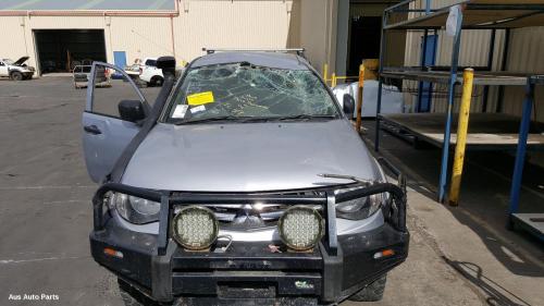 This is Actual photo of  fits 2009~ 2015 Mitsubishi triton