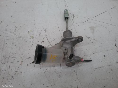 clutch master cylinder