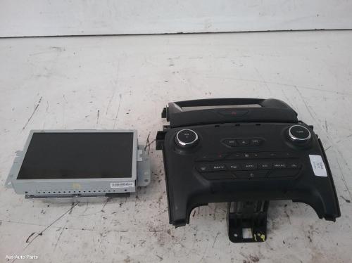 stereo/head unit