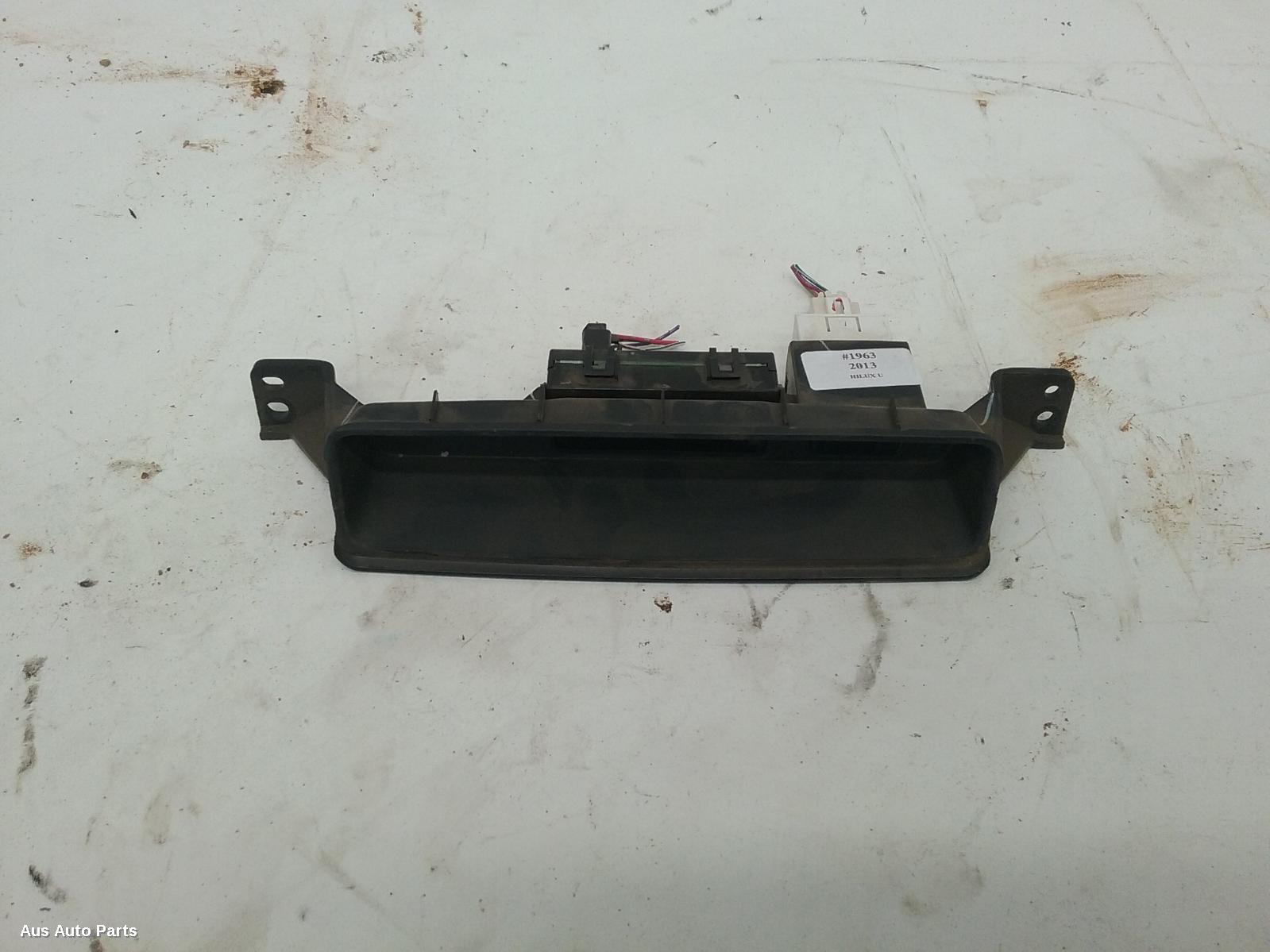 Hilux Clock 2005-2015 digital dash clock,non temperature type,03/05-08/15 00001963 #40498