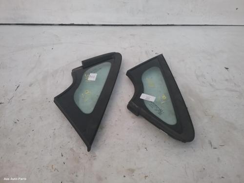 quarter door glass front right
