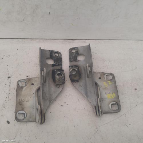 bonnet hinge/strut