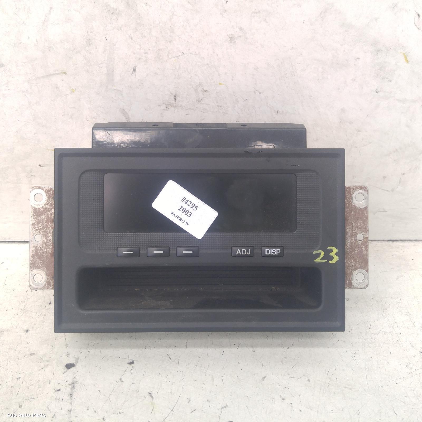 91578, Used instrument cluster for 2003 pajero display cluster, gps type (centre of dash), nm