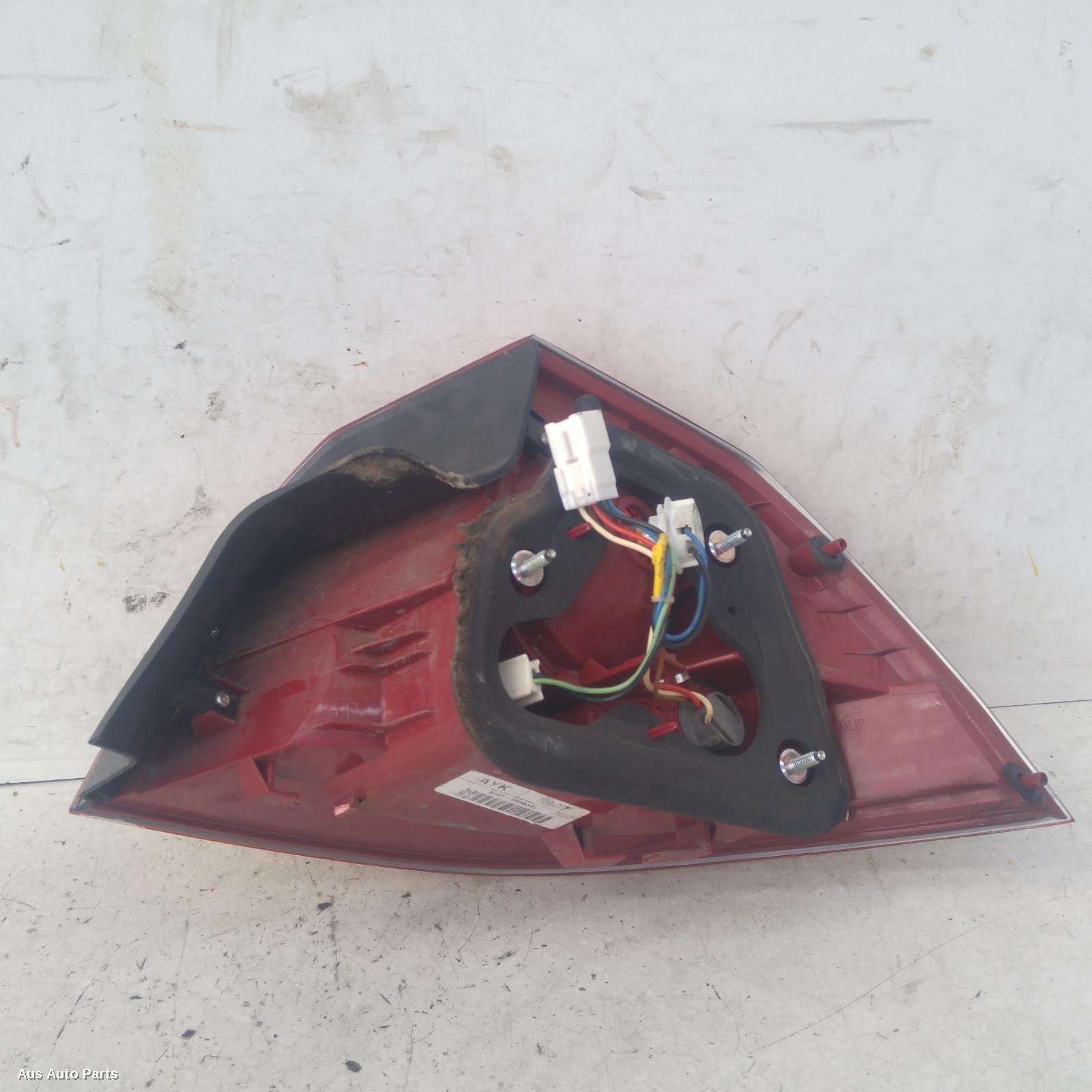 Commodore Taillight Left 2006-2013 ve,sedan,omega/lumina/sv6/ss/international/60th anniv/v series,08/06-04/13 00004318 #94182