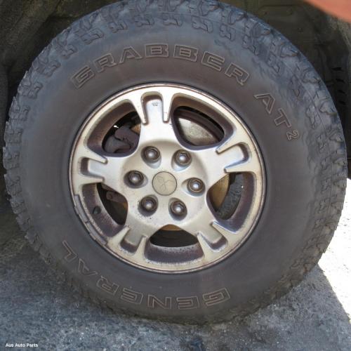 This is Actual photo of  fits 2000~ 2002 Mitsubishi pajero