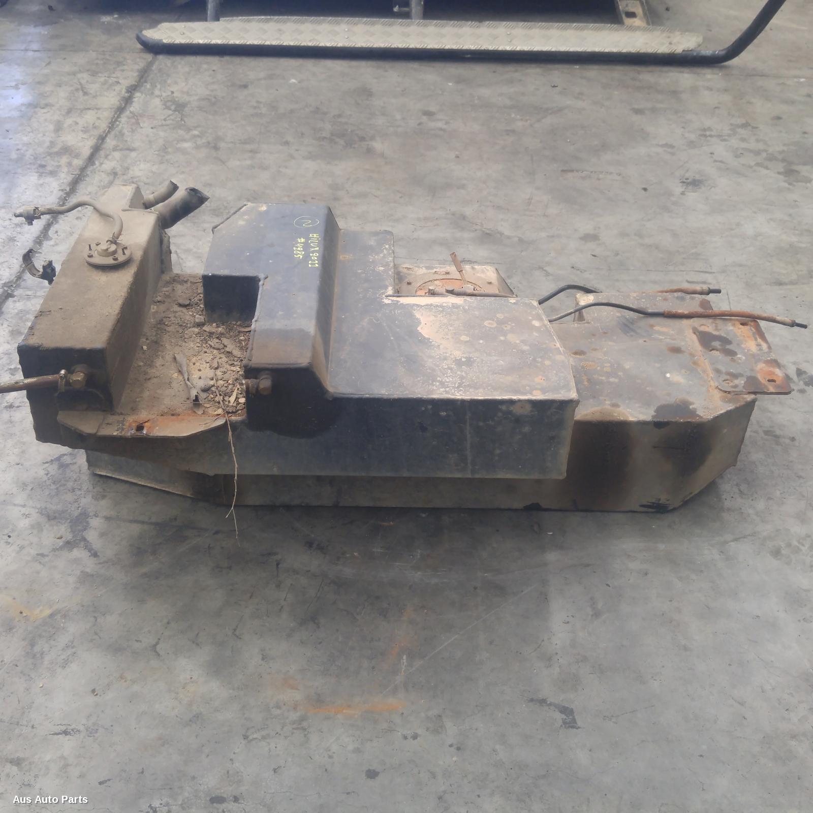 94550, Used fuel tank for 2011 hilux diesel, 02/0508/15