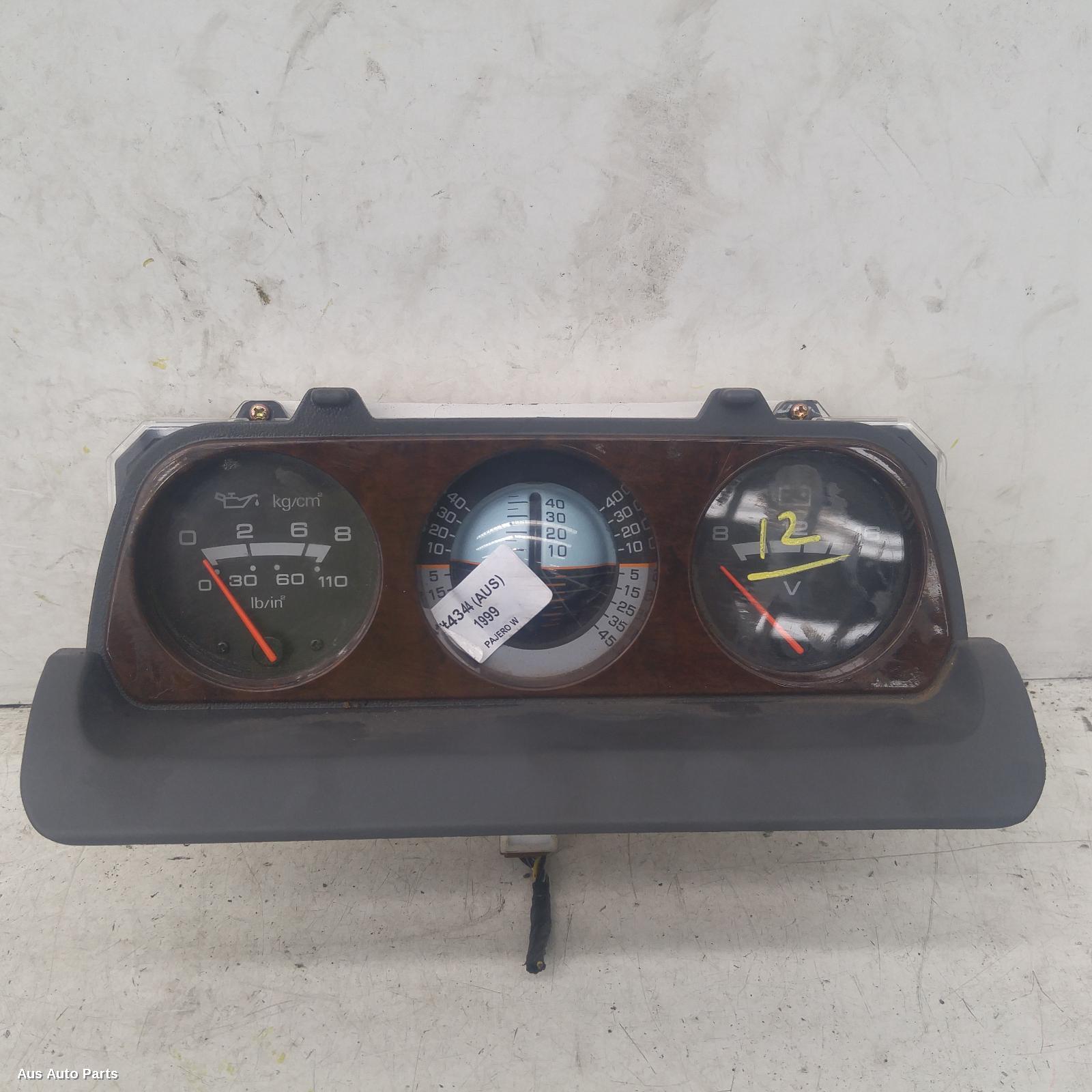94561, Used instrument cluster for 1999 pajero display cluster, nknl