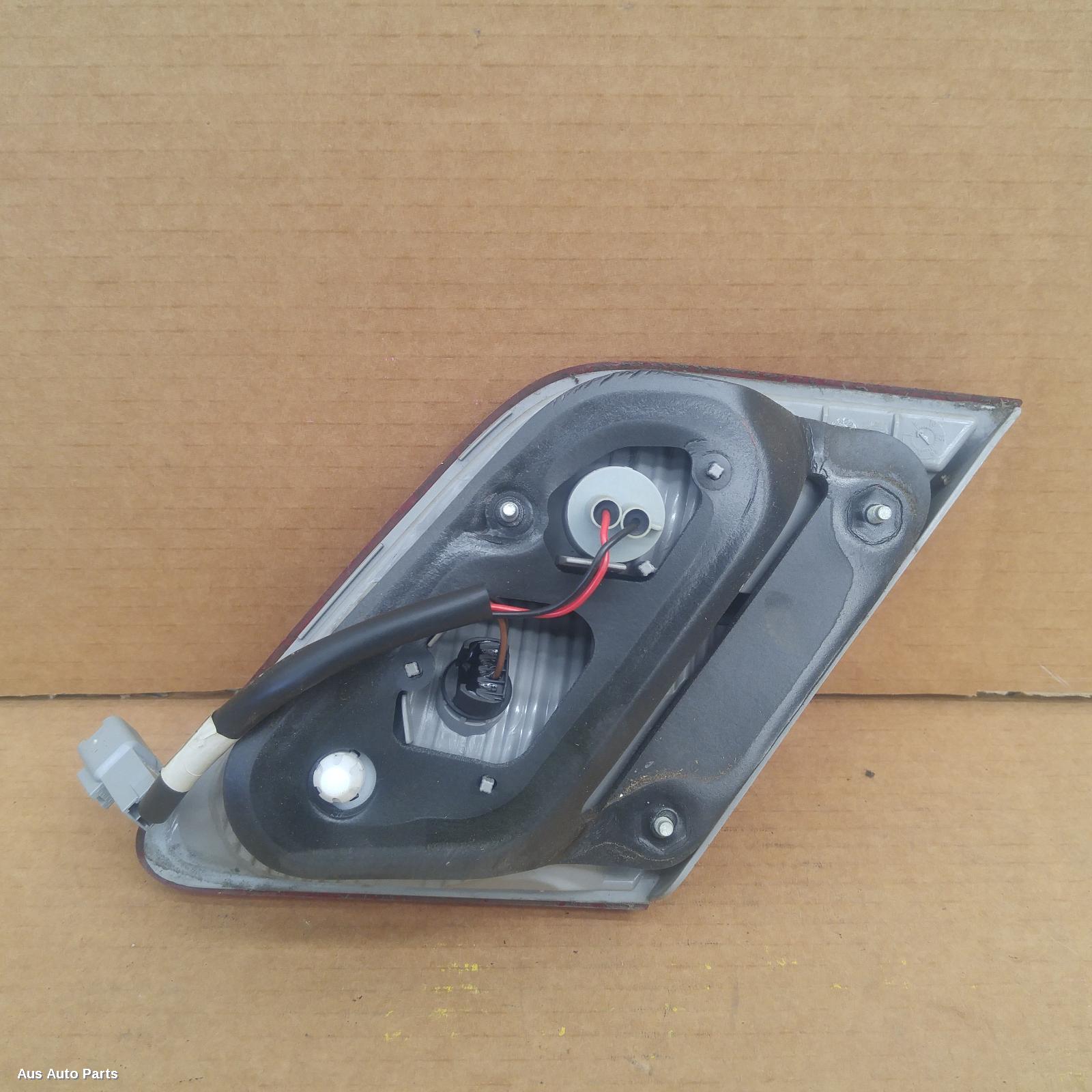 Camry Rear Garnish 2006-2009 bootlid lamp (lh side),acv40/sportivo,06/06-06/09 partwh #97715