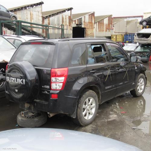 This is Actual photo of  fits 2005~ 2008 Suzuki vitara