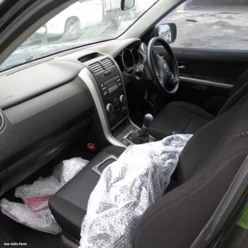 This is Actual photo of  fits 2005~ 2008 Suzuki vitara