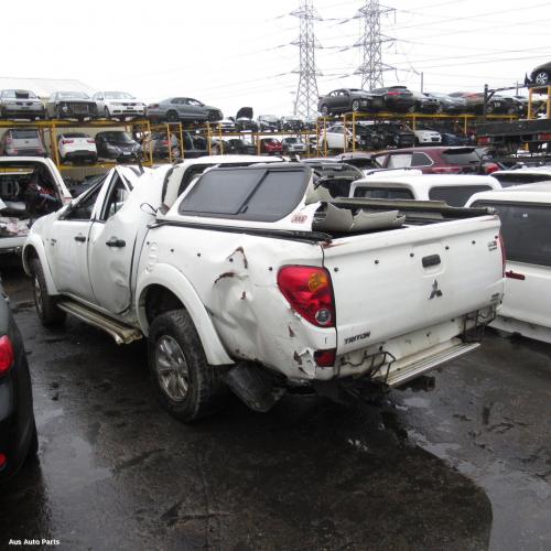 This is Actual photo of  fits 2009~ 2015 Mitsubishi triton