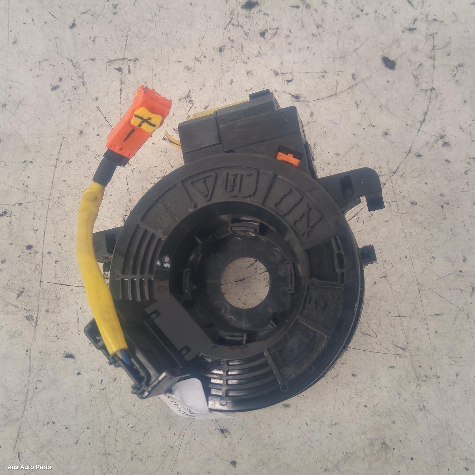 103290, Used airbag module/sensor for 2006 hilux clockspring, sr, w