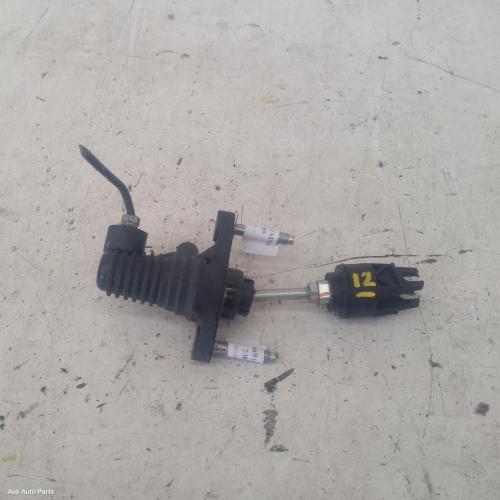 clutch master cylinder