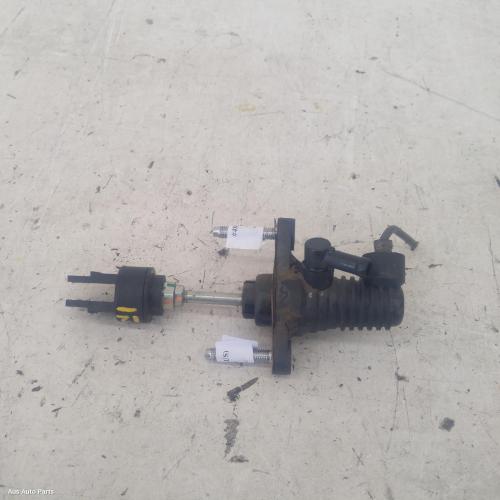 clutch master cylinder