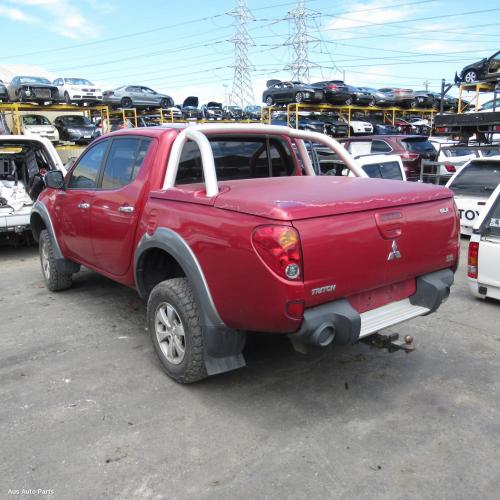 This is Actual photo of  fits 2006~ 2009 Mitsubishi triton