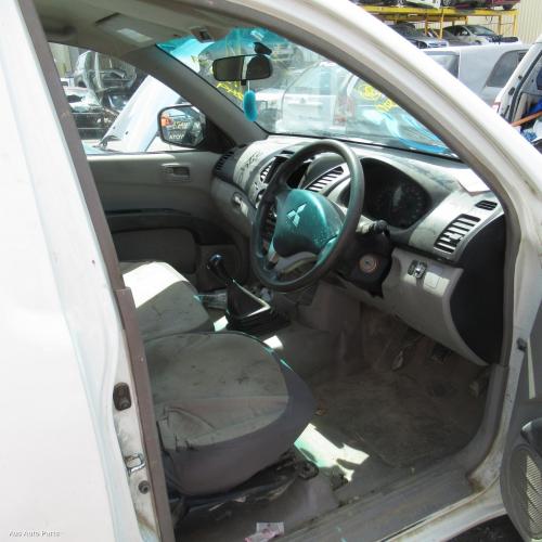 This is Actual photo of  fits 2009~ 2015 Mitsubishi triton