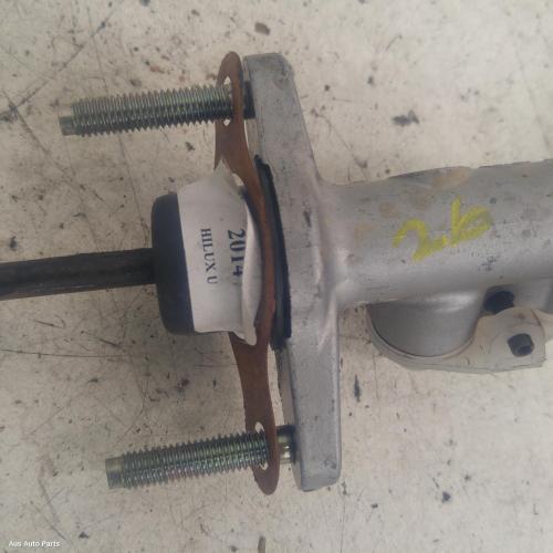 clutch master cylinder