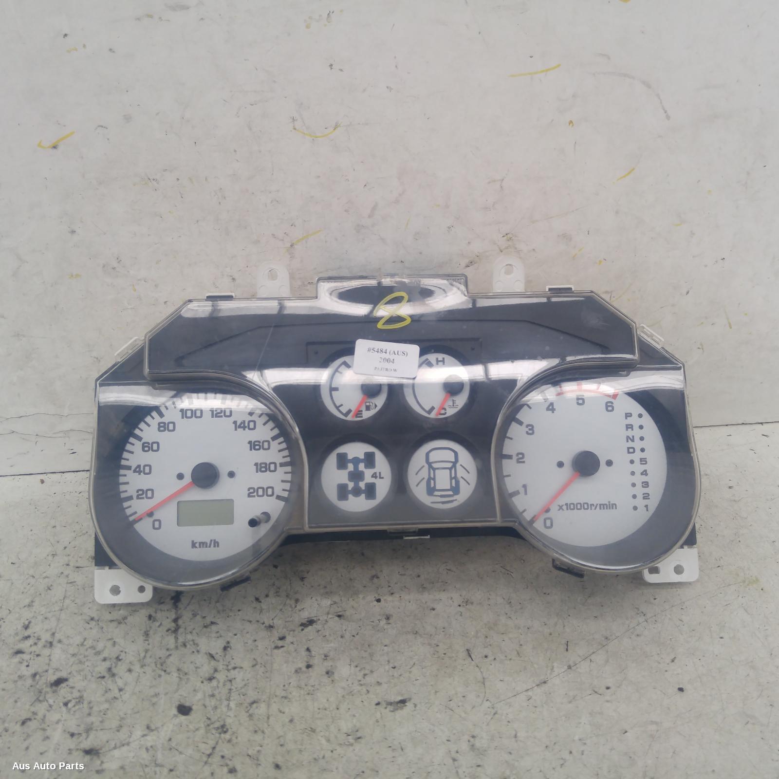 114184, Used instrument cluster for 2004 pajero instrument cluster, diesel, auto, nmnp, 05/00