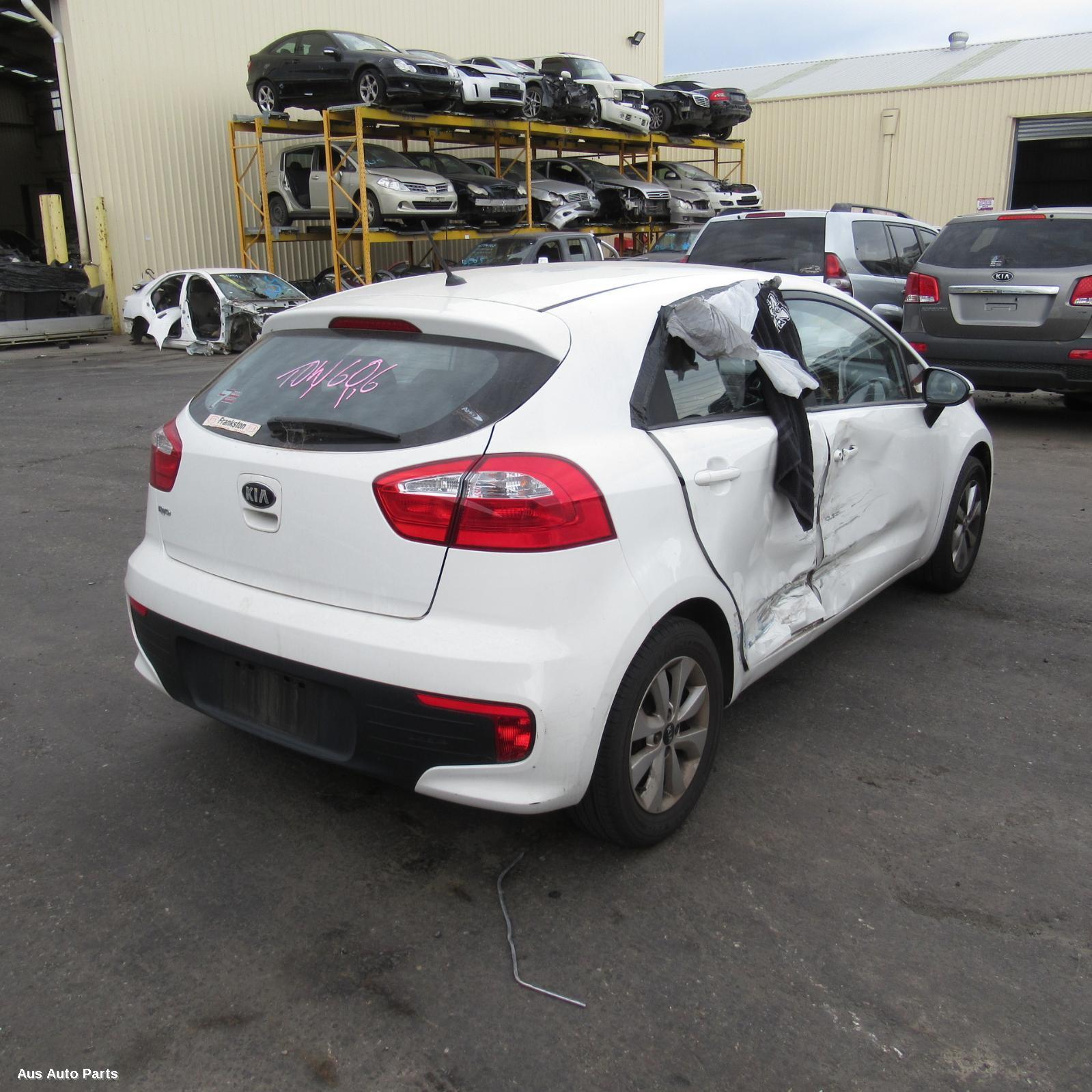 Rio Taillight Right 2011-2016 ub,in body,3dr/5dr hatch,standard type,08/11-11/16 00005575 #114215