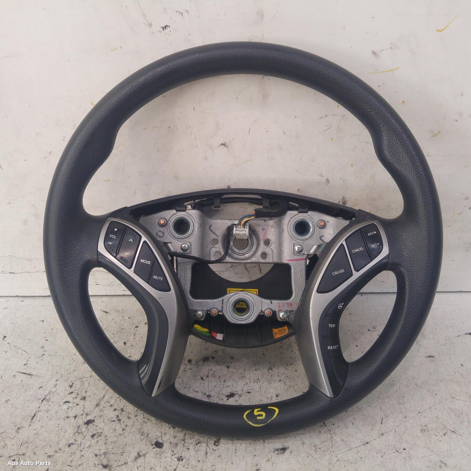 I30 Steering Wheel 2012-2017 vinyl,gd,05/12-02/17 00005558 #117866