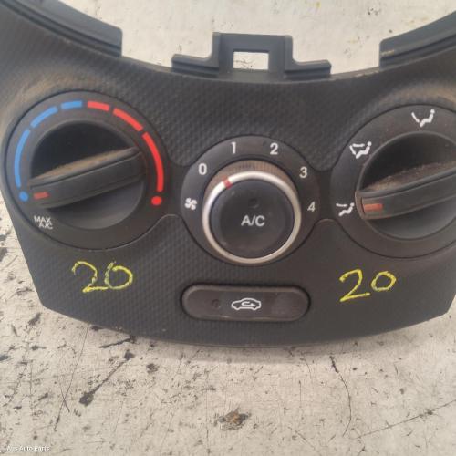 heater/aircon controls