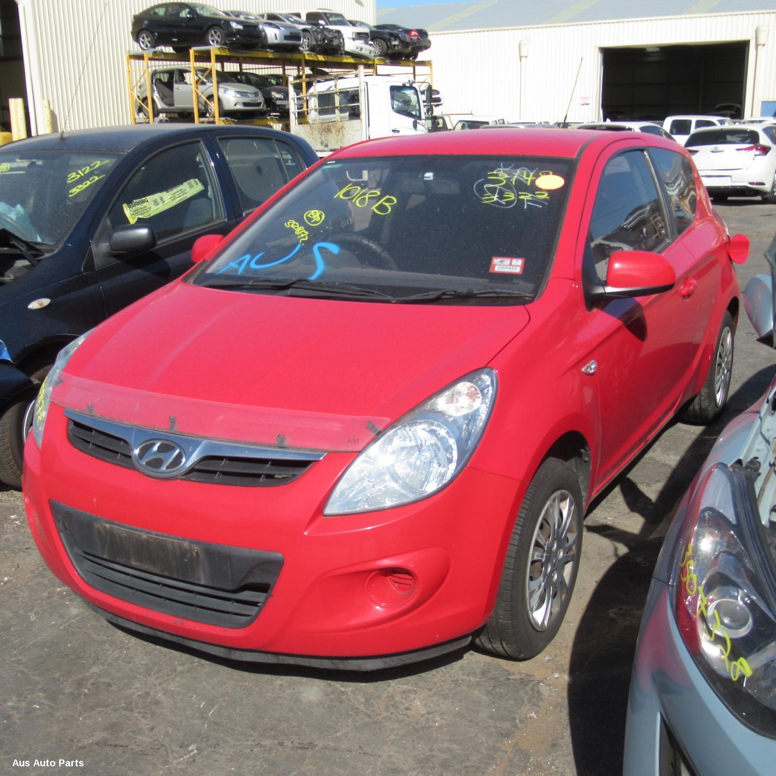 I20 Guard Left 2010-2012 pb,07/10-03/12 00005774 #121617