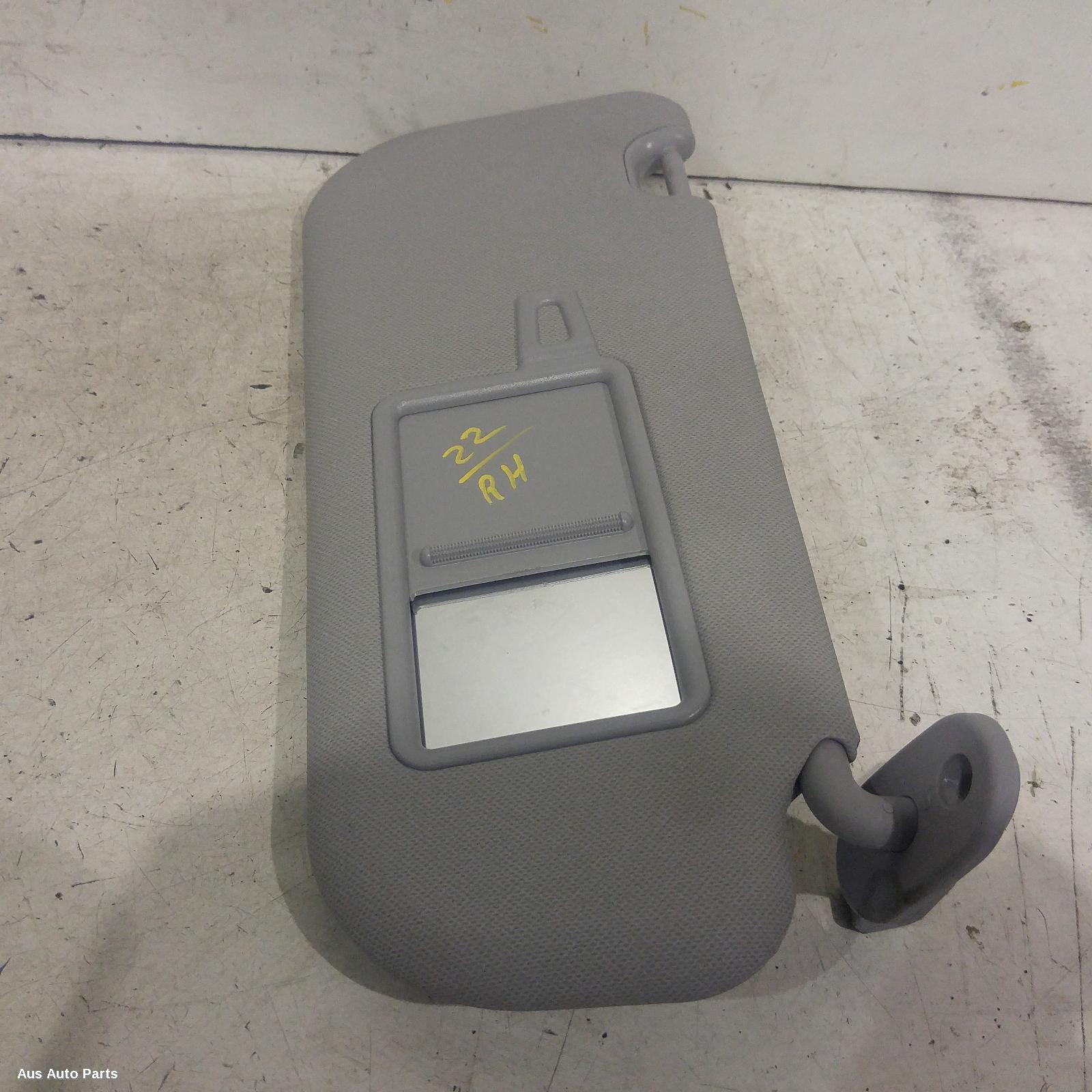 I30 Sunvisor 2012-2017 gd,rh side,05/12-02/17 00005990 #125562