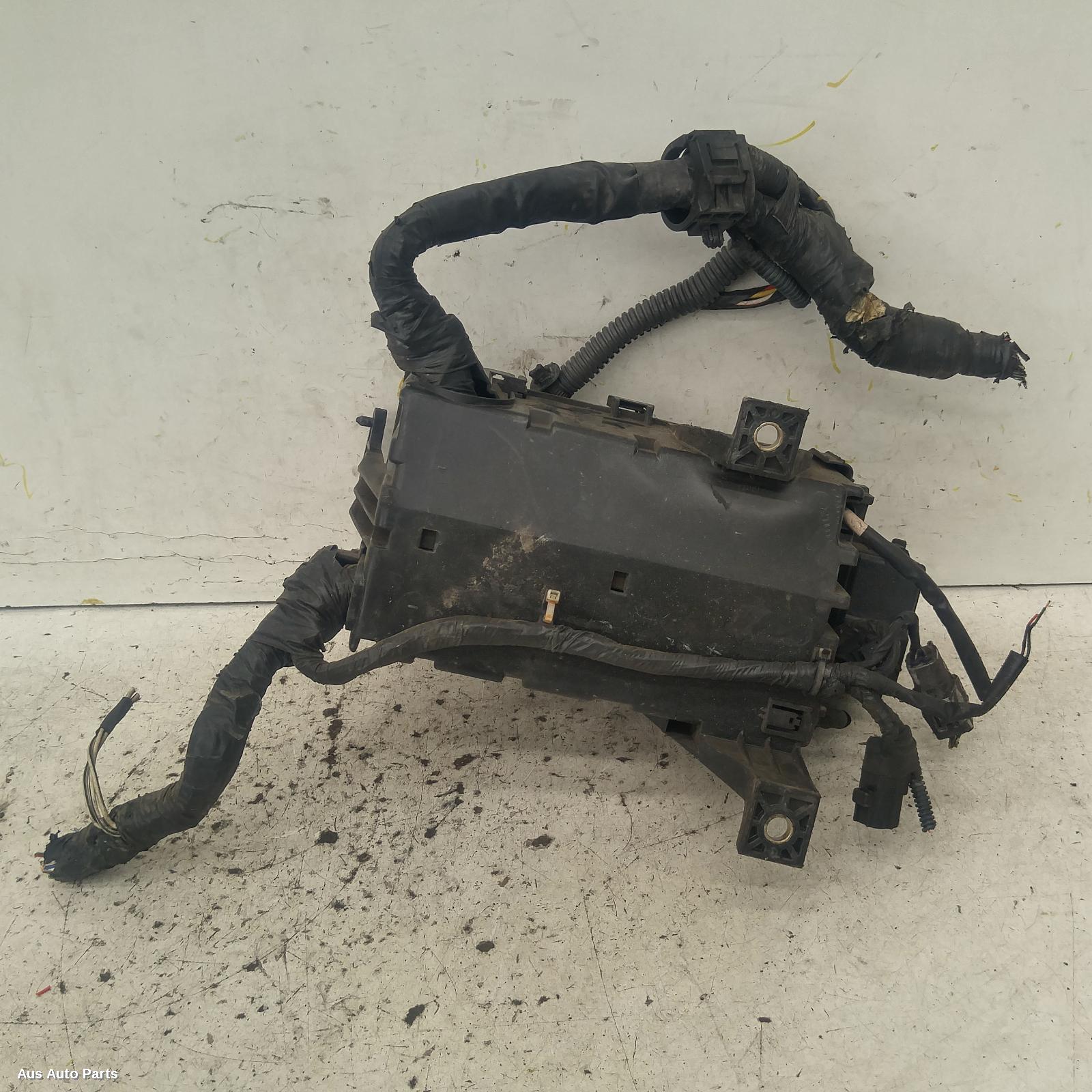 Prado Fuse Box 2003-2009 engine bay,petrol,120 series,02/03-10/09 00006067 #125729