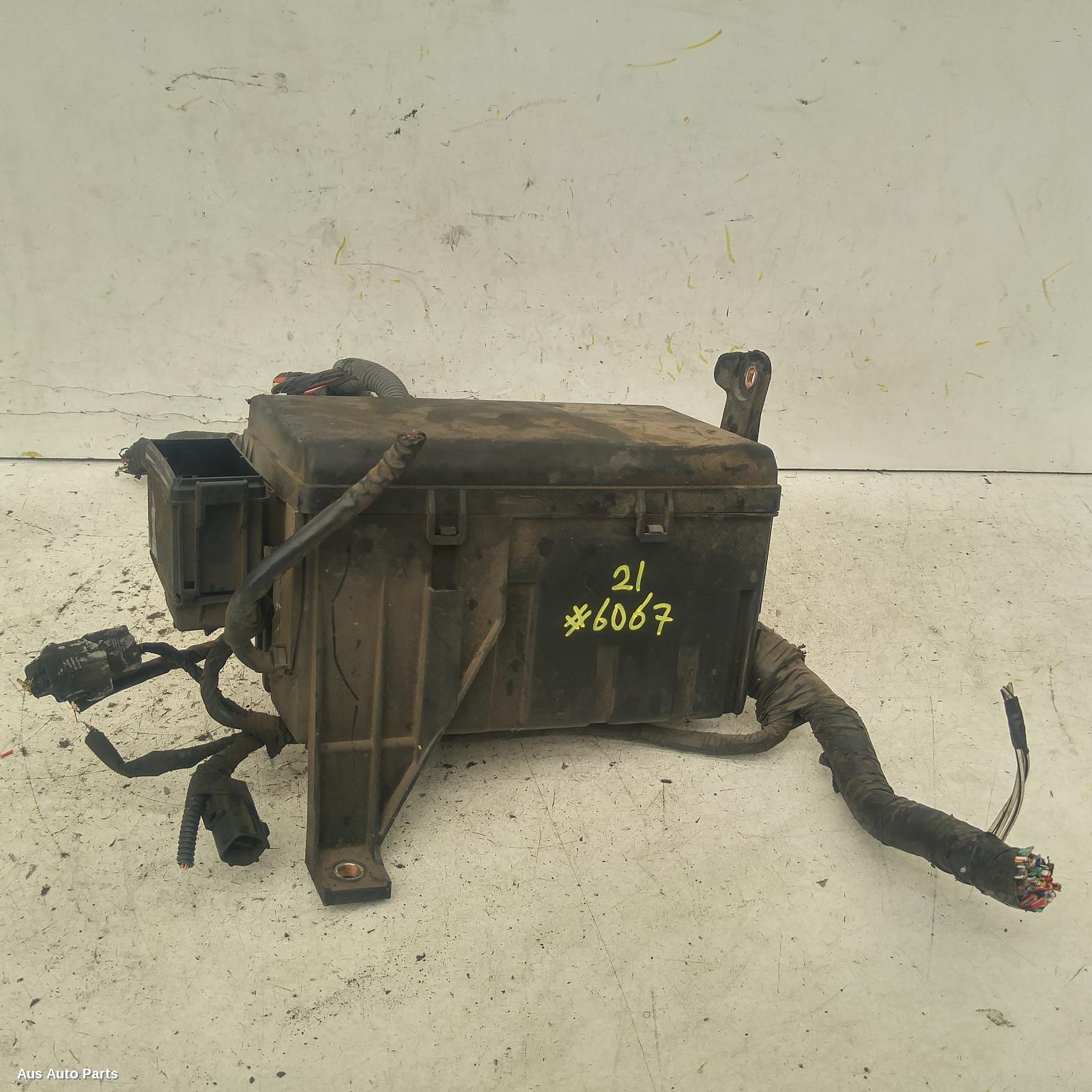 Prado Fuse Box 2003-2009 engine bay,petrol,120 series,02/03-10/09 00006067 #125729