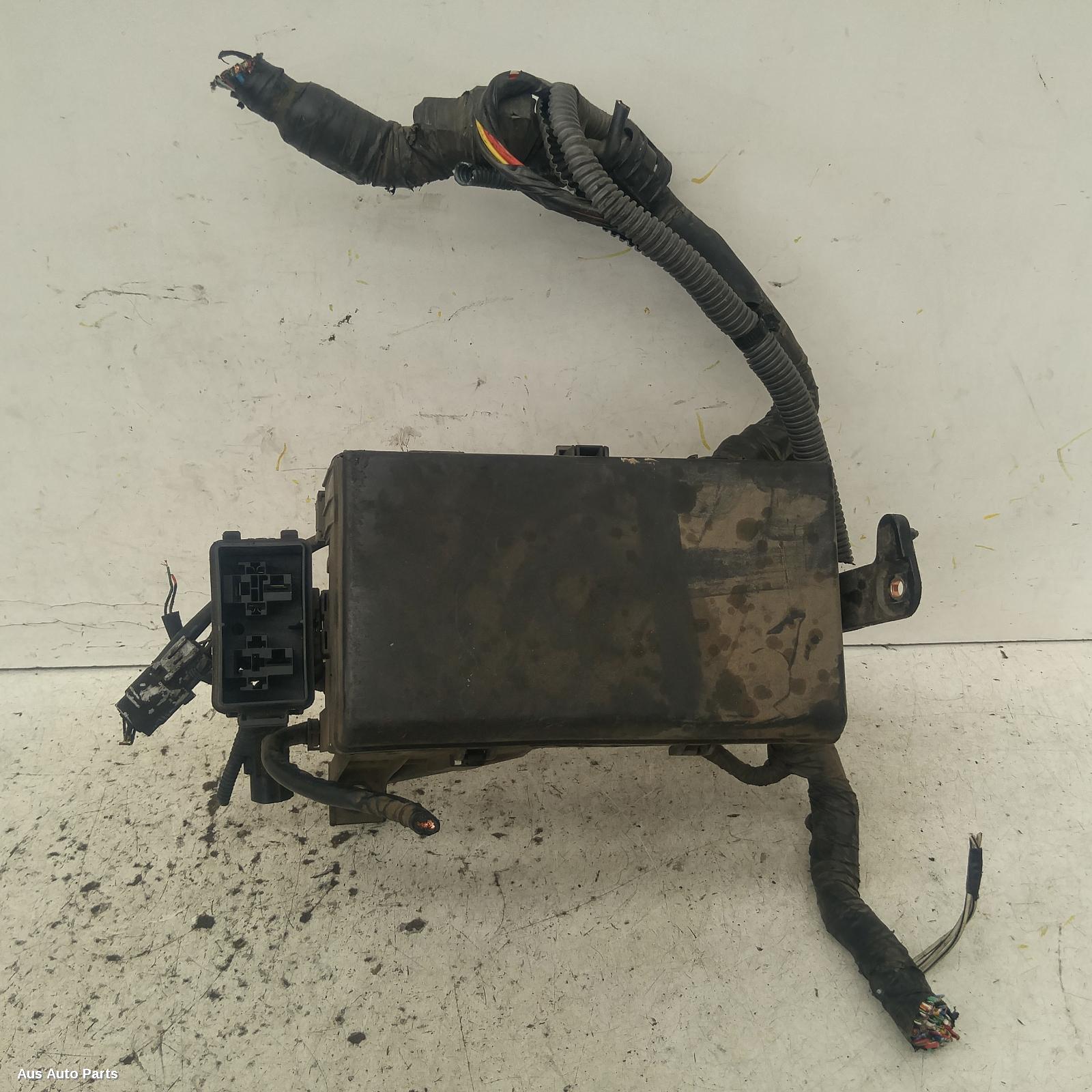 Prado Fuse Box 2003-2009 engine bay,petrol,120 series,02/03-10/09 00006067 #125729