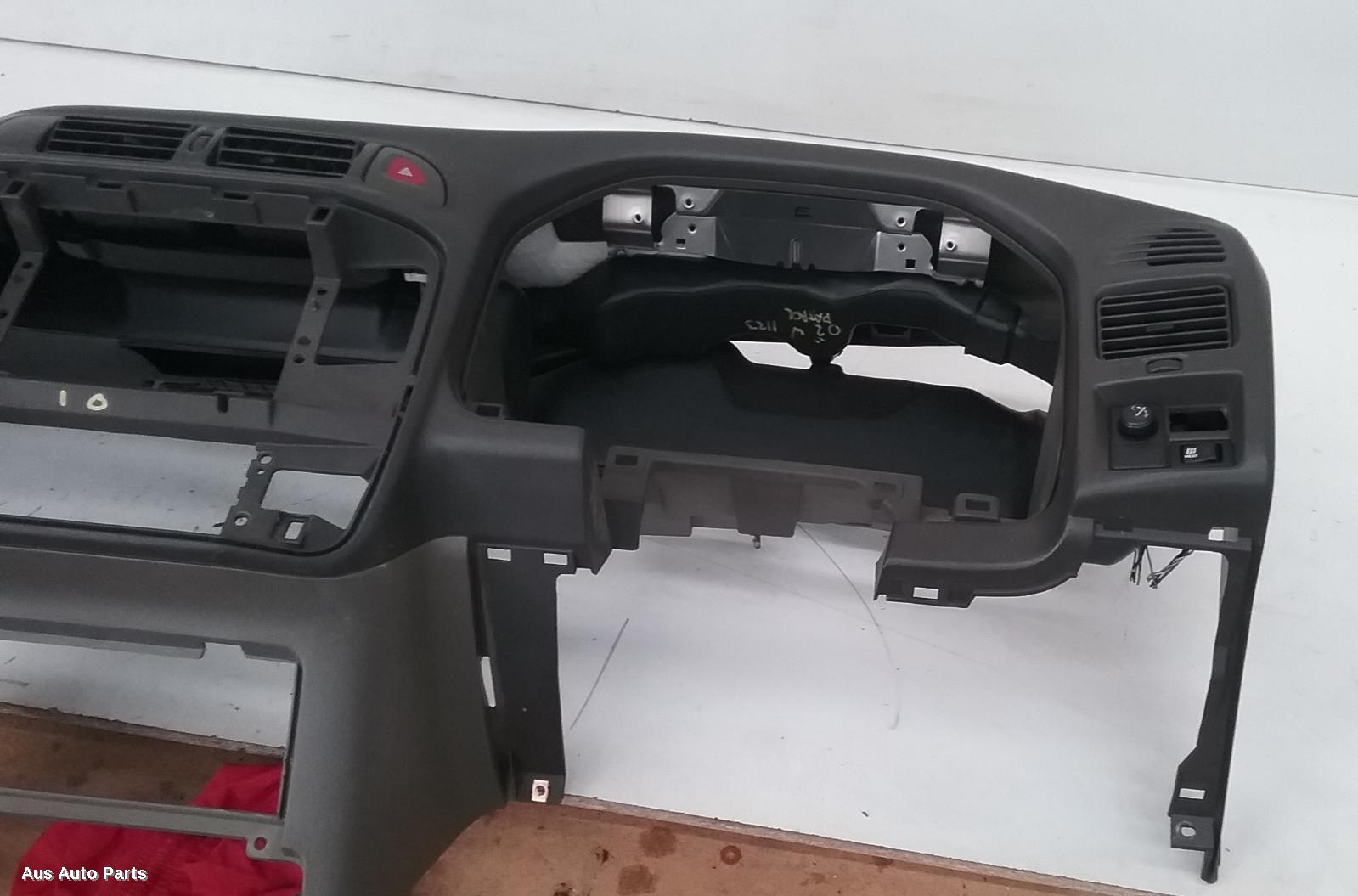 15002, Used dash assembly for 2002 patrol y61/gu, wagon, 10/0105/04