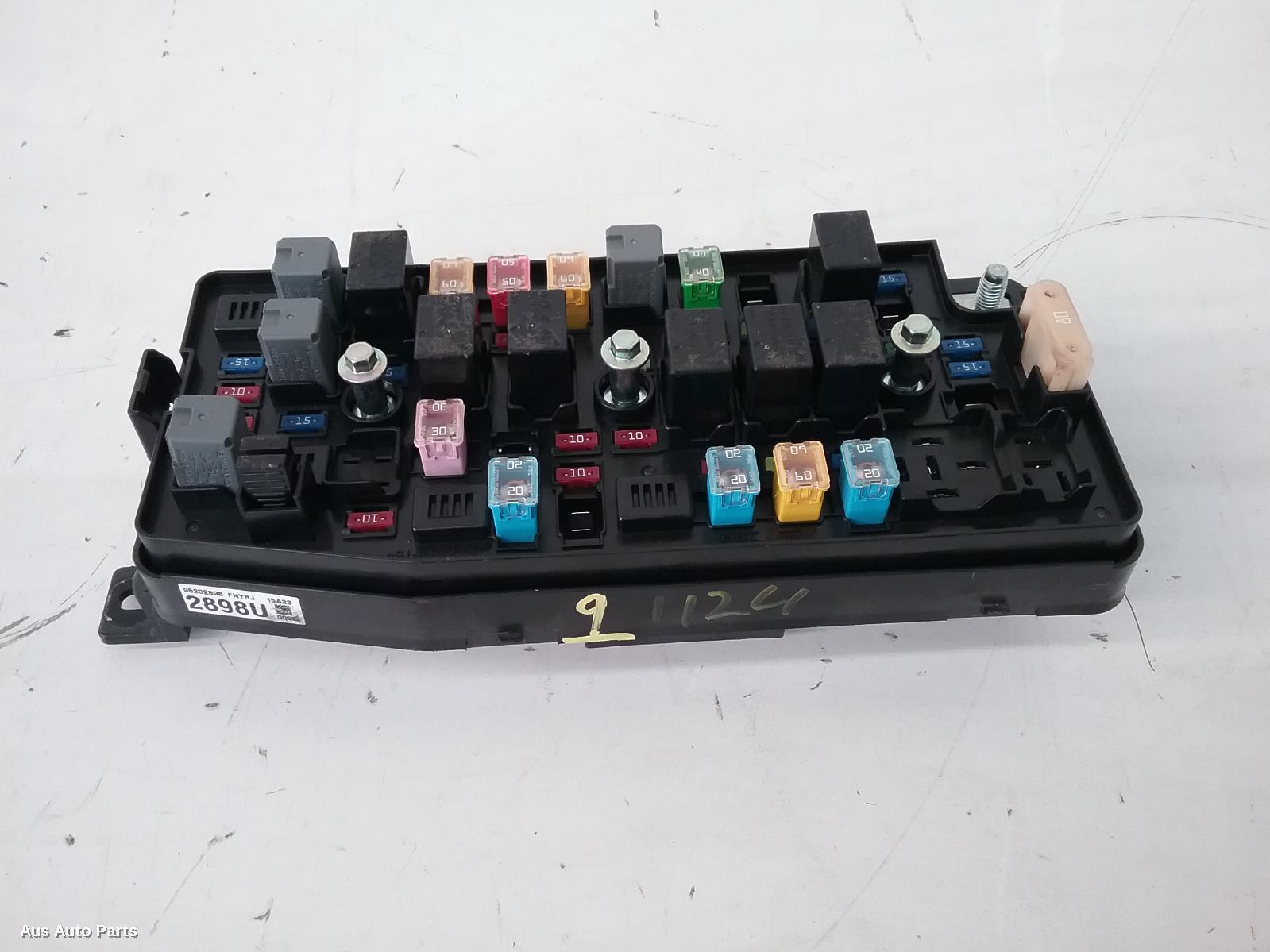 14553, Used fuse box for 2015 captiva engine bay, petrol, cg, 01/11
