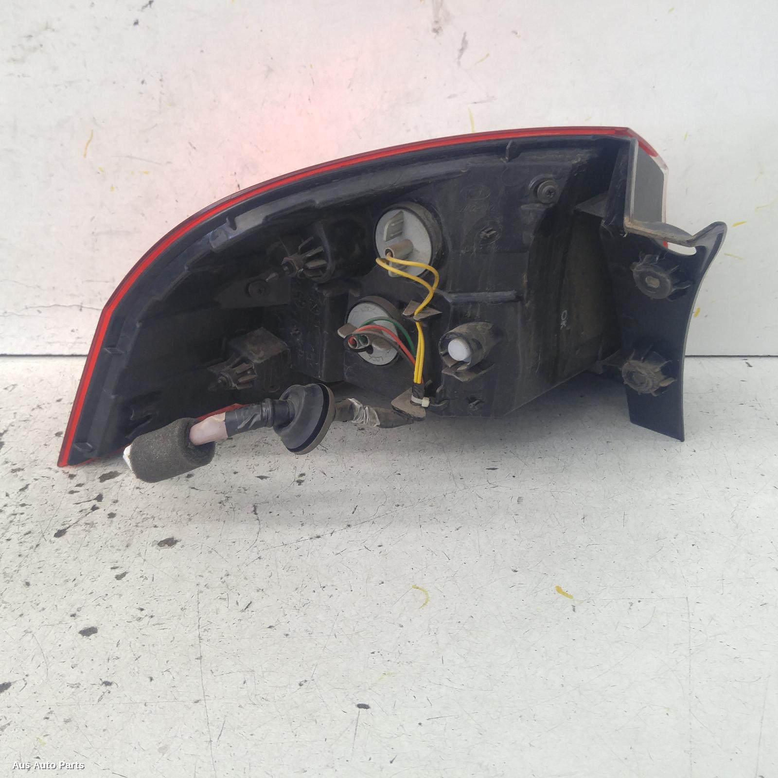 Rio Taillight Right 2011-2016 ub,in body,3dr/5dr hatch,standard type,08/11-11/16 00006176 #126941