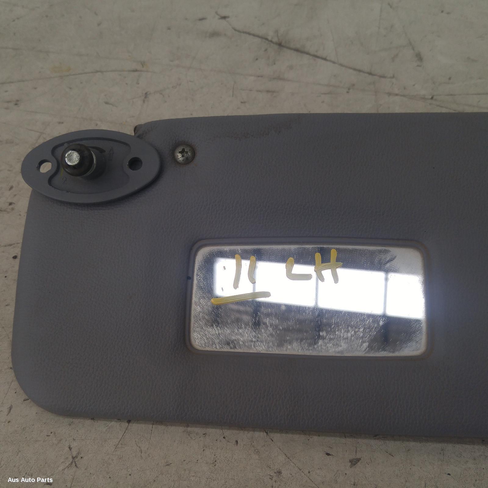 Hilux Sunvisor 2001-2005 lh side,11/01-03/05 00006177 #132192