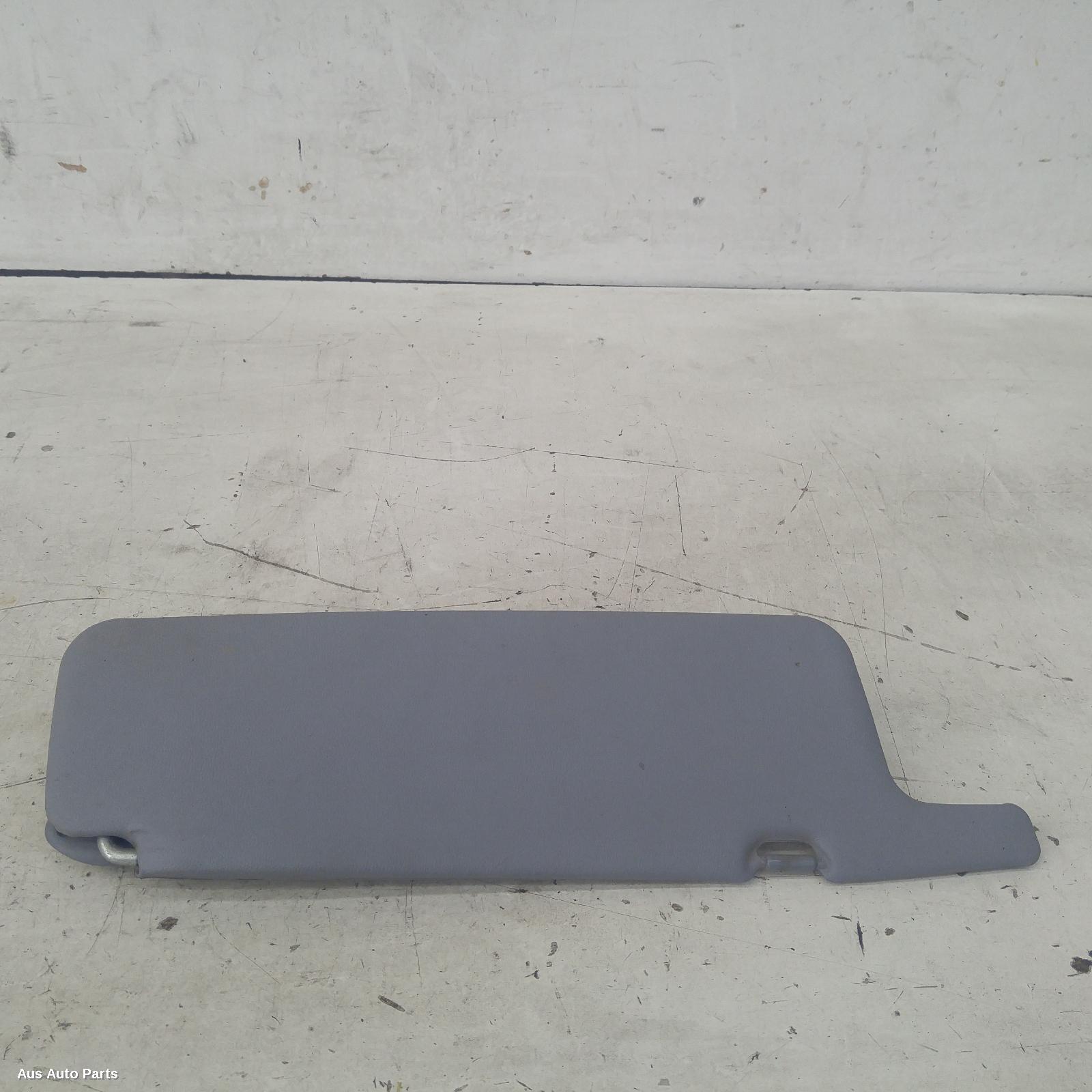 Hilux Sunvisor 2001-2005 lh side,11/01-03/05 00006177 #132192