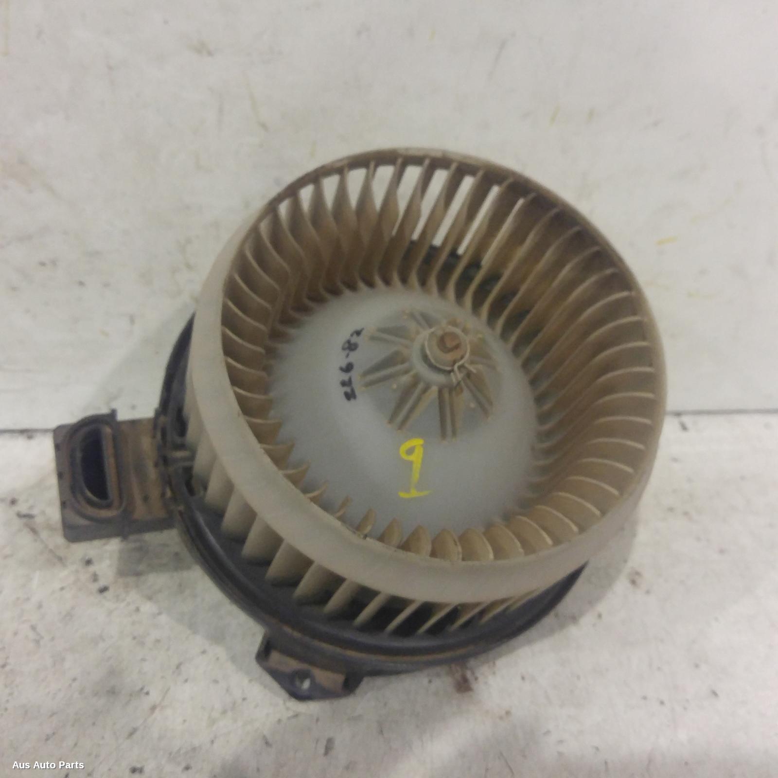 135966, Used heater fan/motor for 2004 prado front, non