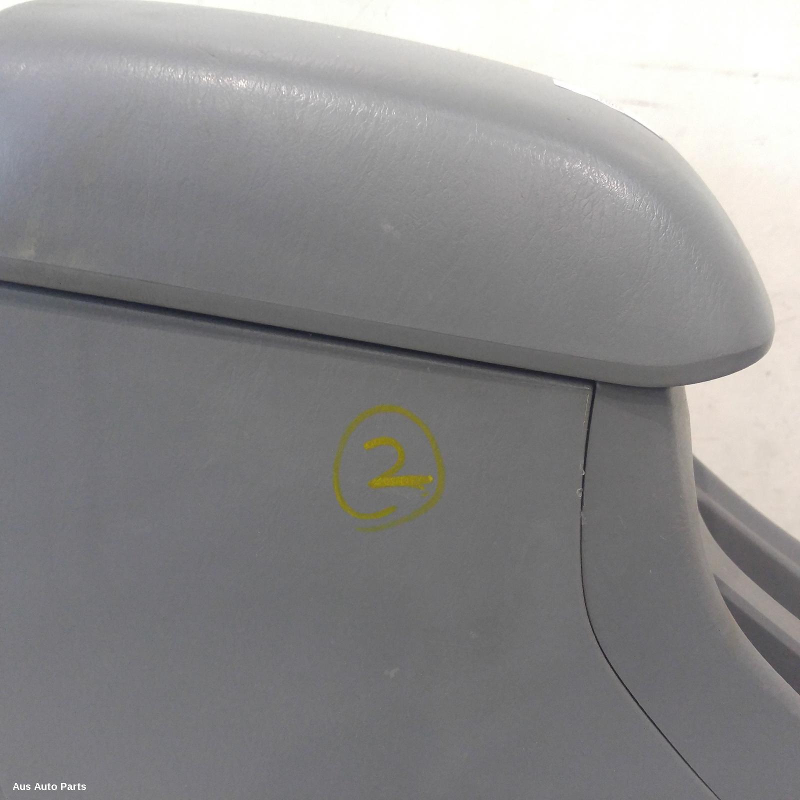 Hilux Console 2005-2011 manual t/m type,4wd,03/05-06/11 00006605 #136181