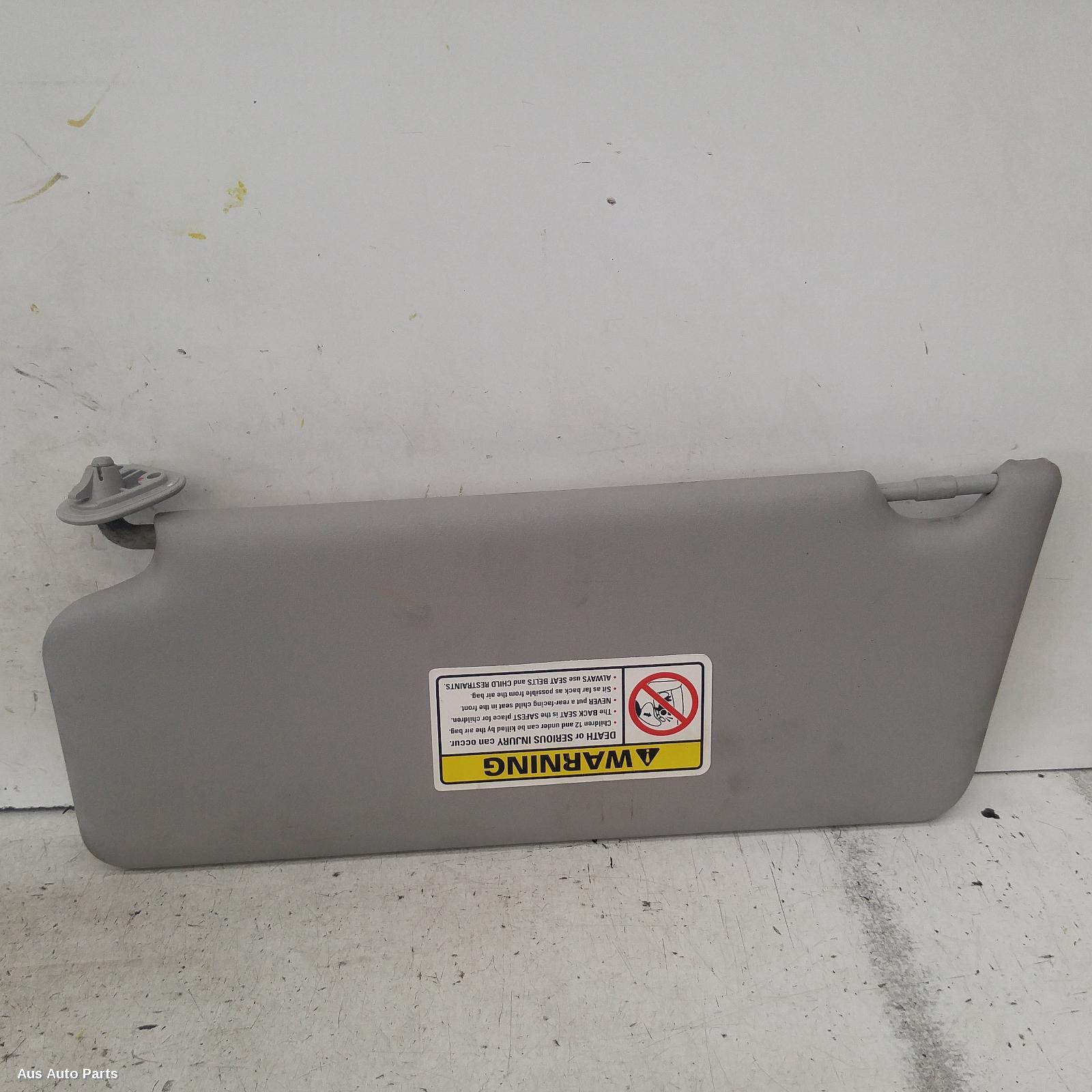 Camry Sunvisor 2002-2006 sk36,rh side,standard type,08/02-05/06 00006636 #136603
