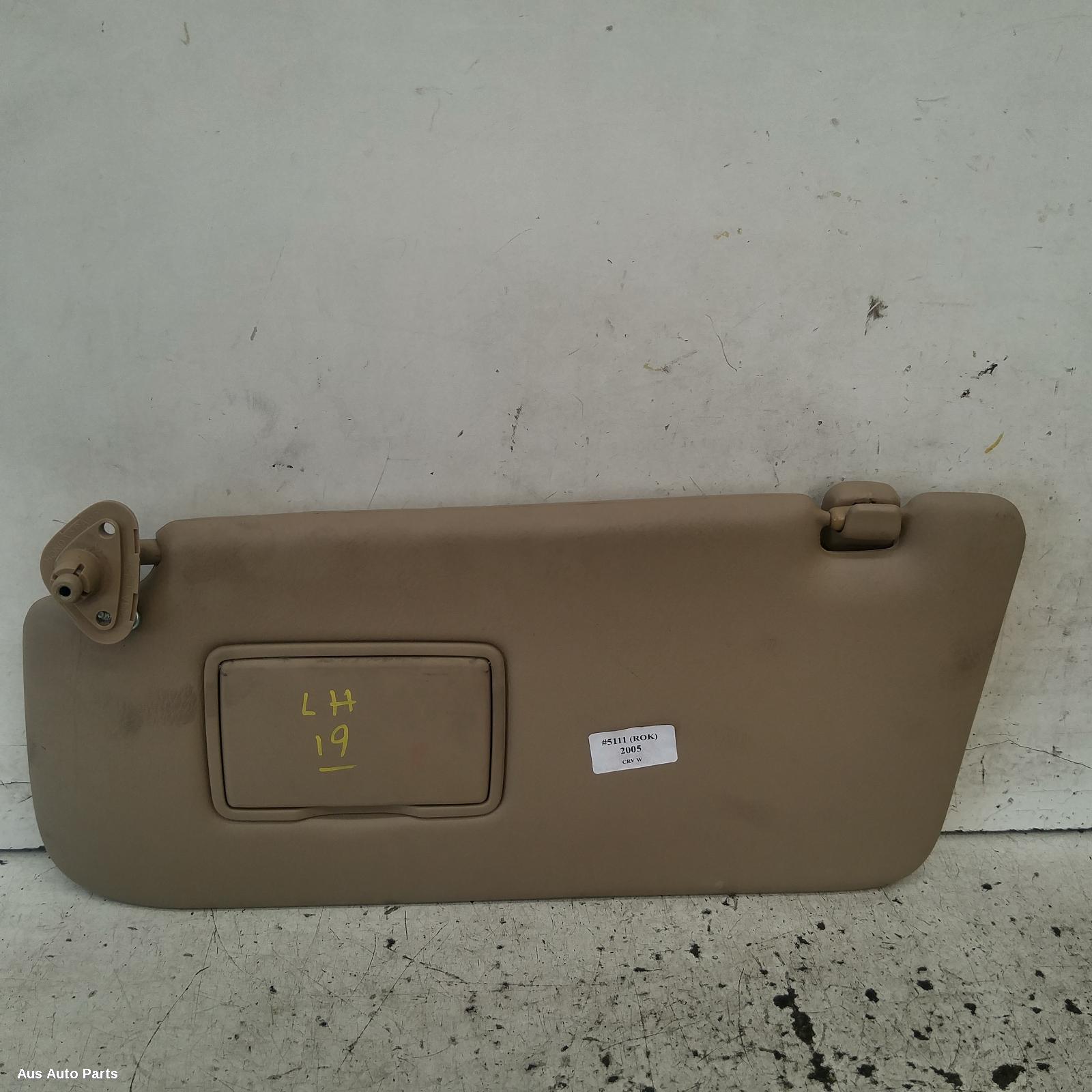 Crv Sunvisor 2001-2007 rd7,lh side,beige,screw type,12/01-02/07 00005111 #137631