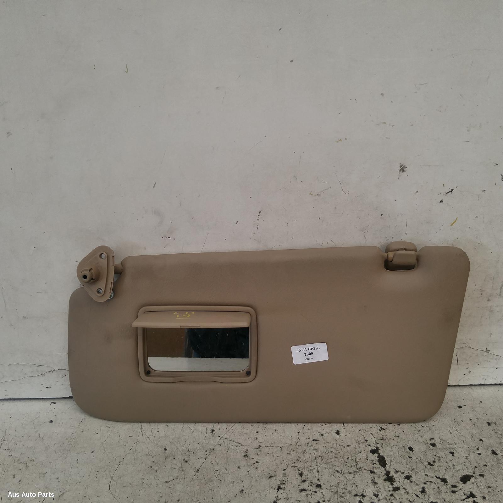 Crv Sunvisor 2001-2007 rd7,lh side,beige,screw type,12/01-02/07 00005111 #137631