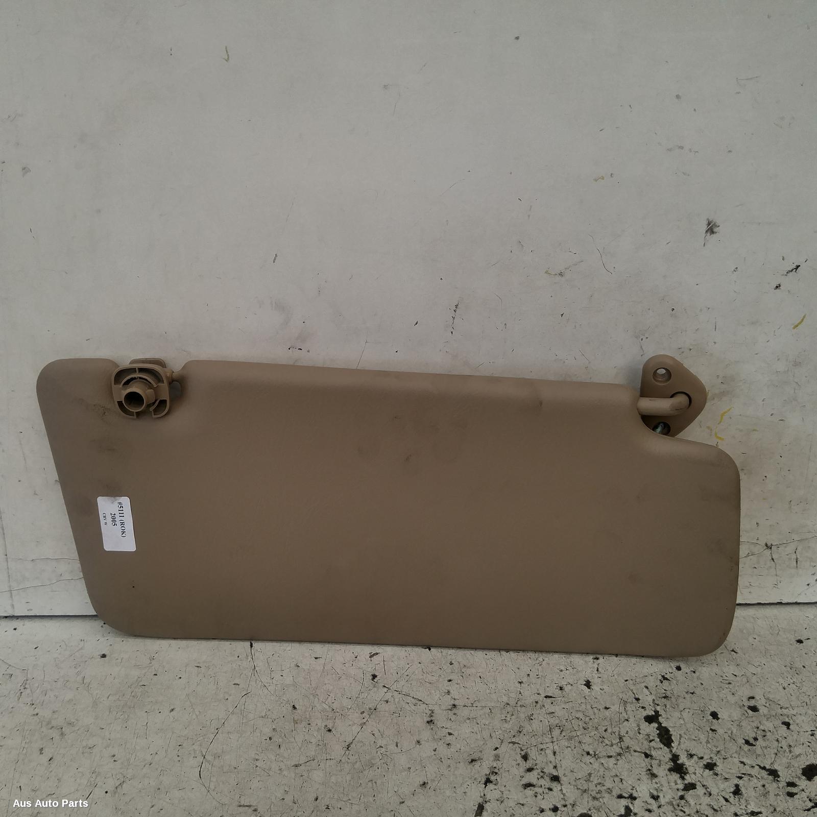 Crv Sunvisor 2001-2007 rd7,lh side,beige,screw type,12/01-02/07 00005111 #137631
