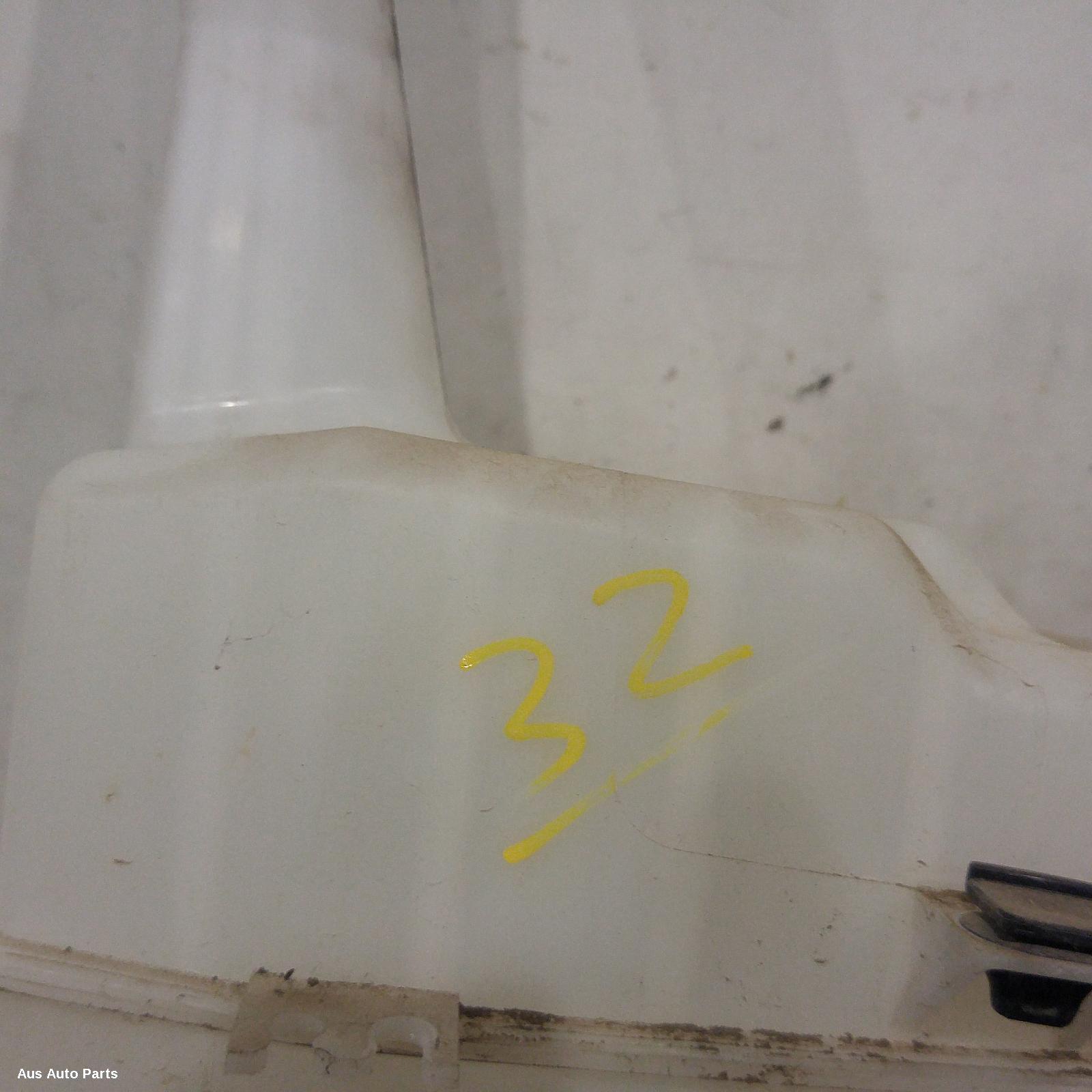 Camry Washer Bottle 2006-2011 acv40/ahv40,06/06-11/11 00006784 #140049