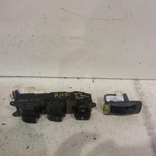 146573, Used power door window switch for 2002 rav4 rh rear, aca2r