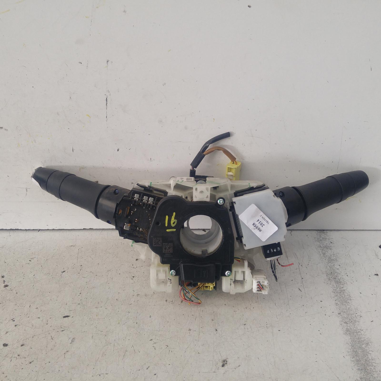 147147, Used airbag module/sensor for 2014 triton clockspring, w