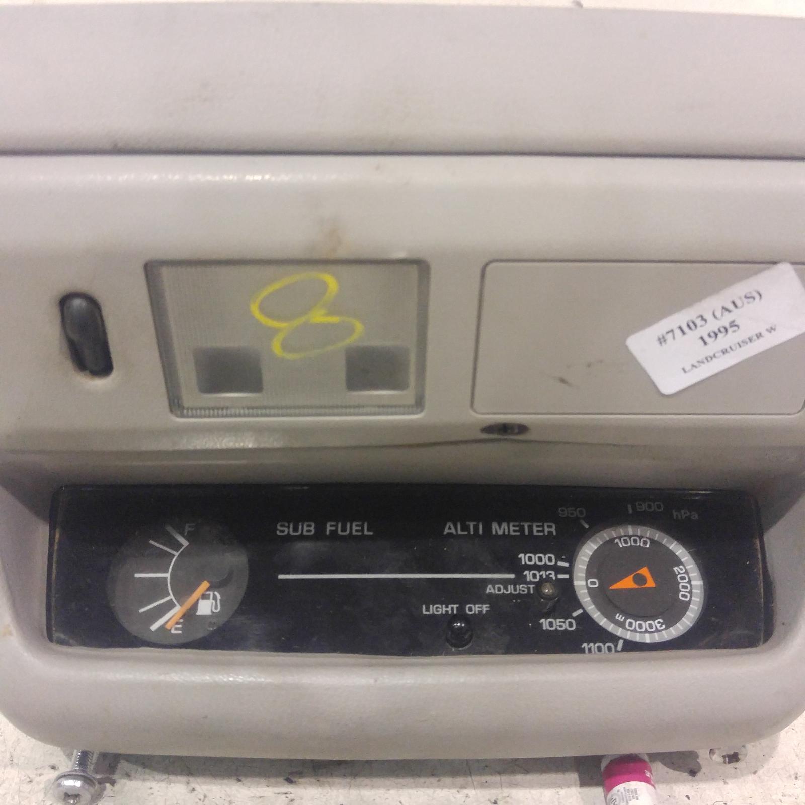 Landcruiser Courtesy Light 1990-1998 front,80 series,05/90-03/98 00007103 #148422