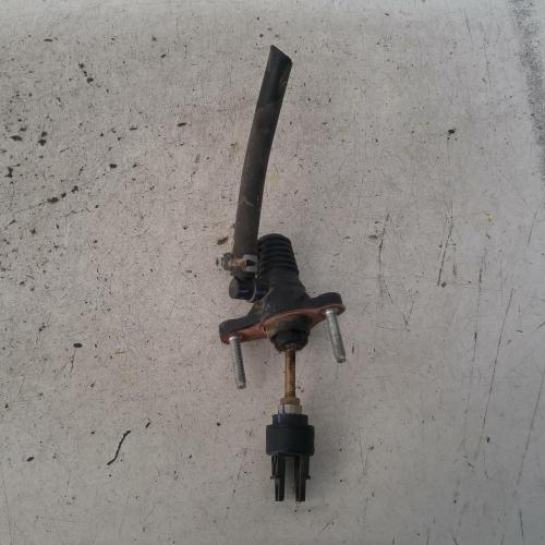 clutch master cylinder