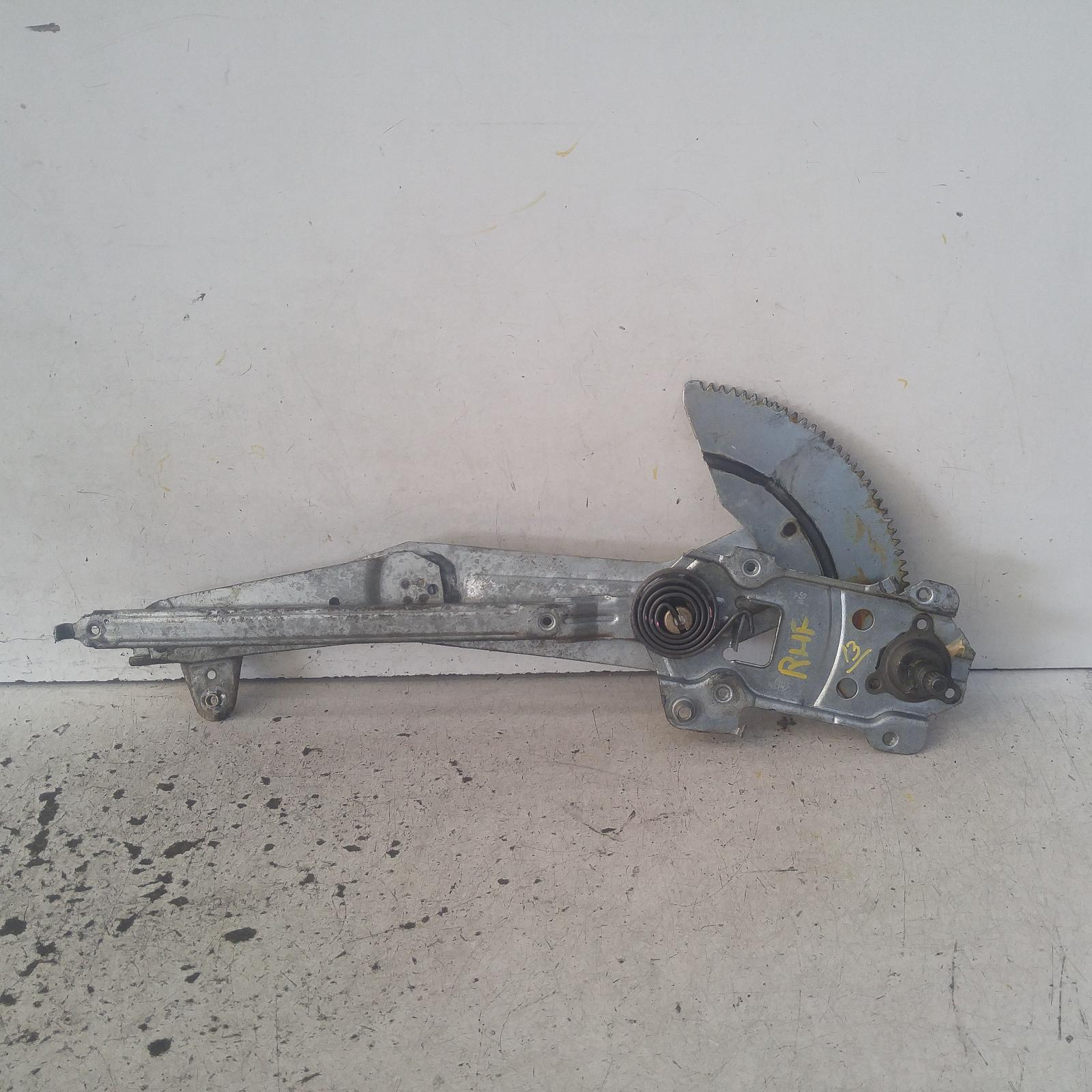153763, Used window regulator/motor front right for 1999 Camry sk20, manual, 08/9708/02