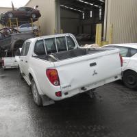 Mitsubishi 2009 ~ 2015 Triton