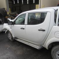 Mitsubishi 2009 ~ 2015 Triton