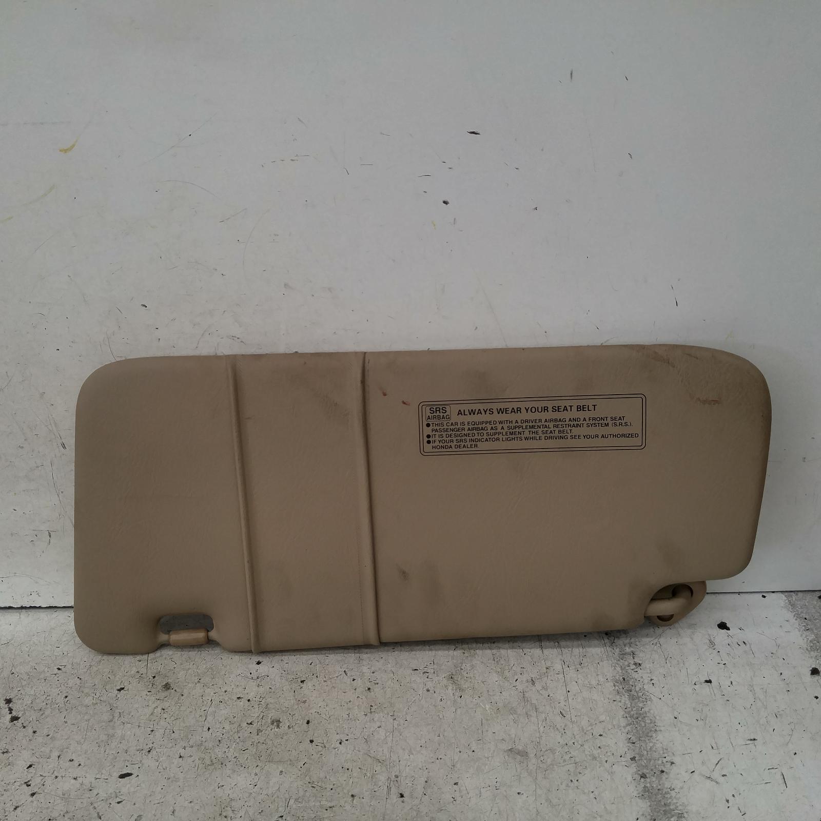 161212, Used sunvisor for 2004 crv rd7, rh side, beige, clip on type